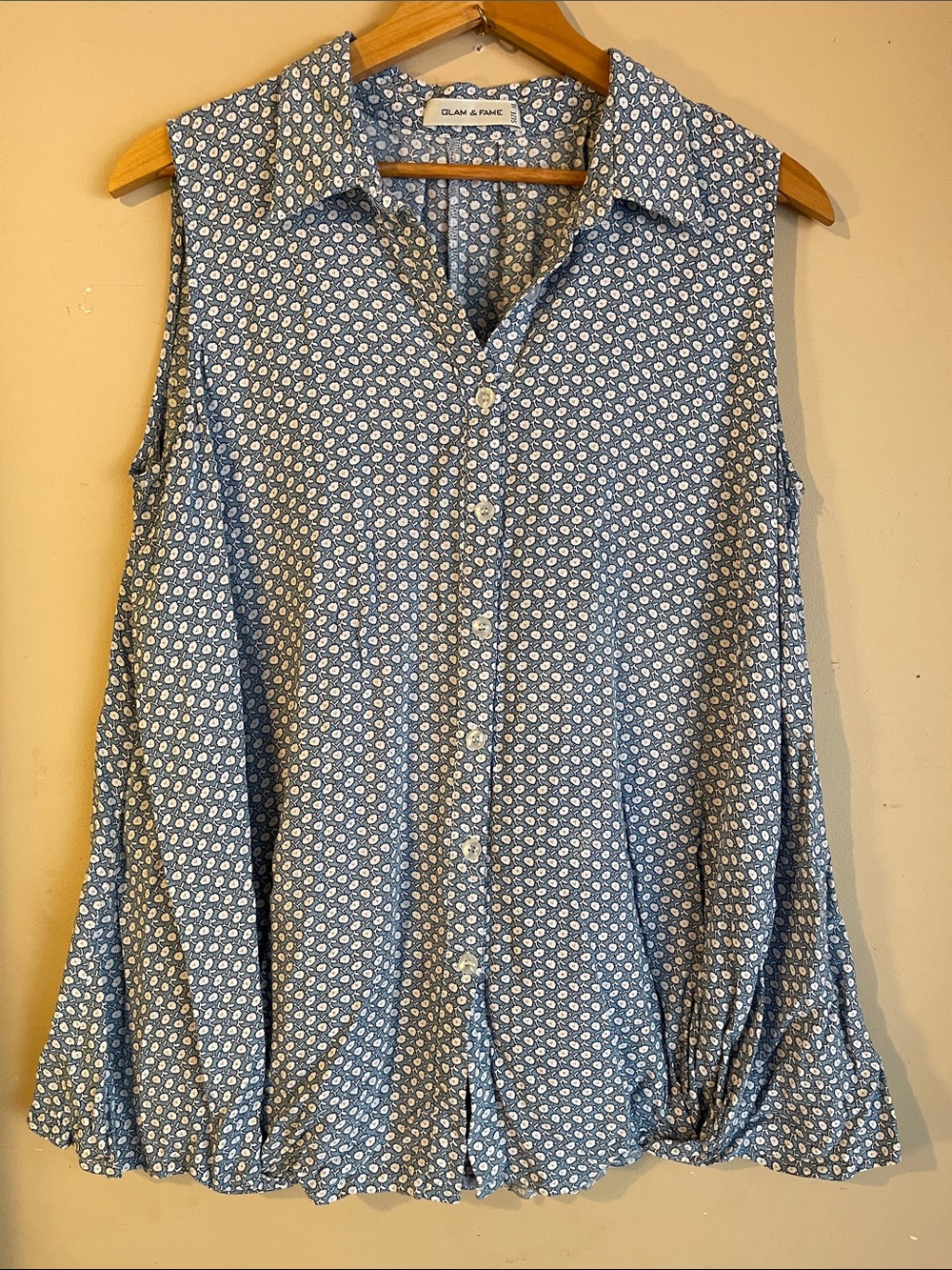 Glam & Fame Blue White Floral Sleeveless Button Down Blouse Top Flare Wife Botto